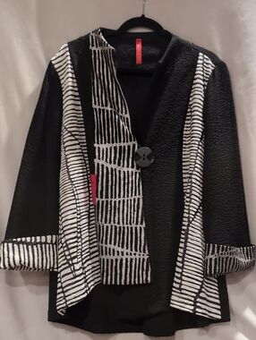 IC Collection Textured Black And White Open Jacket 1X
